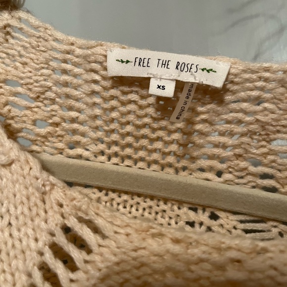 Free the roses cream colored sweater with flutter back XS - Picture 5 of 6